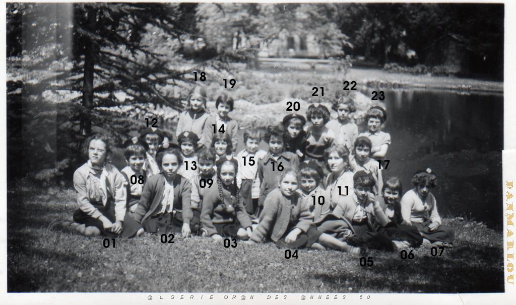 COLO LE LEZERT CASTRES TARN DAMES AFRICAINES MARAVAL 1956 N02.JPG
